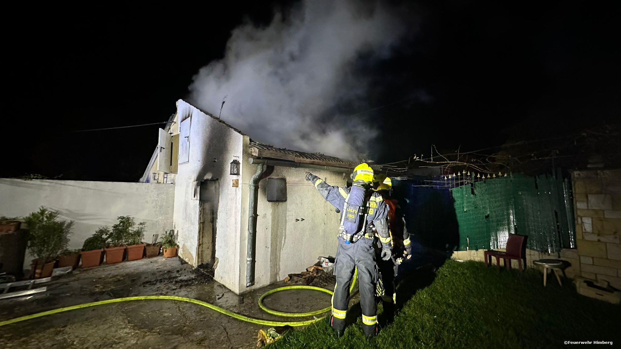 Brand eines Kleingebäudes (Himberg)