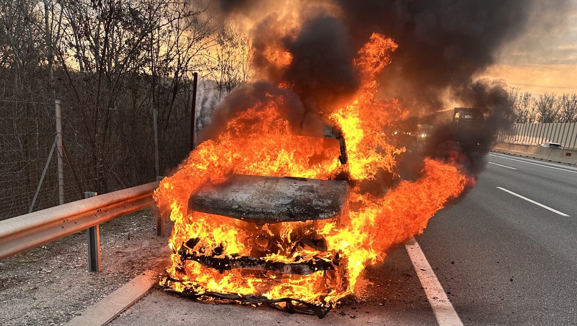 Fahrzeugbrand auf der A4 (Fischamend)